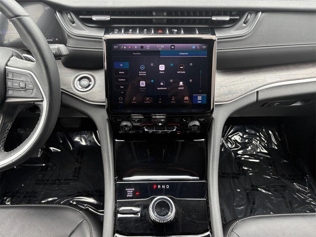 used 2022 Jeep Grand Cherokee car, priced at $33,999