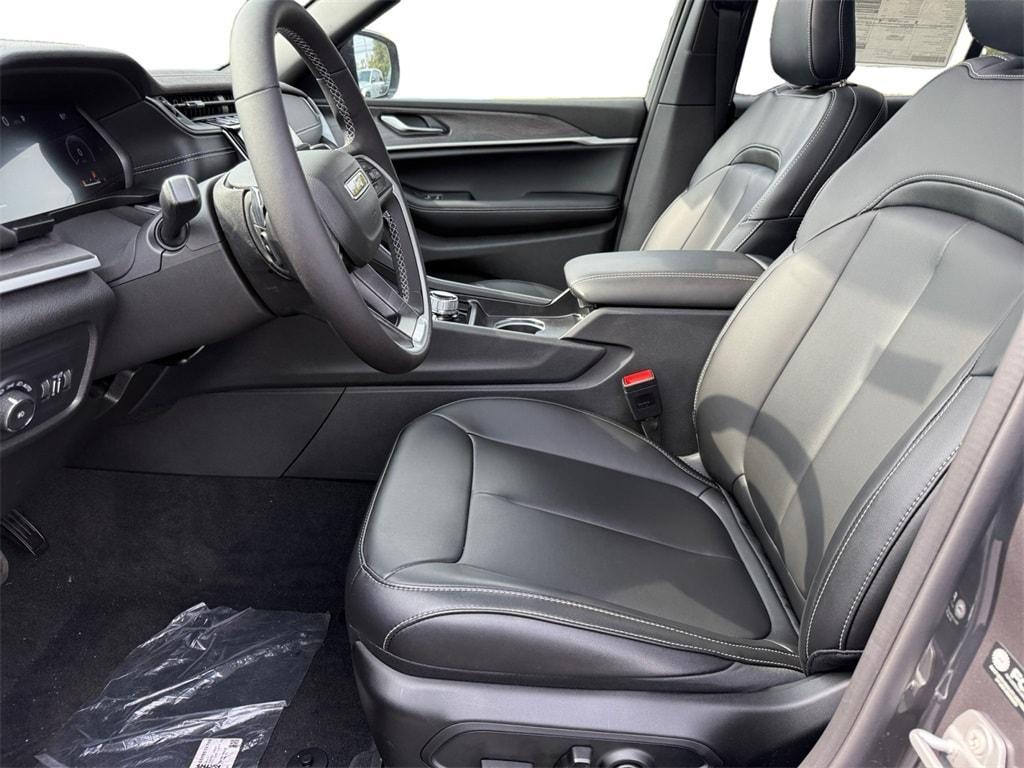 new 2025 Jeep Grand Cherokee car, priced at $49,310