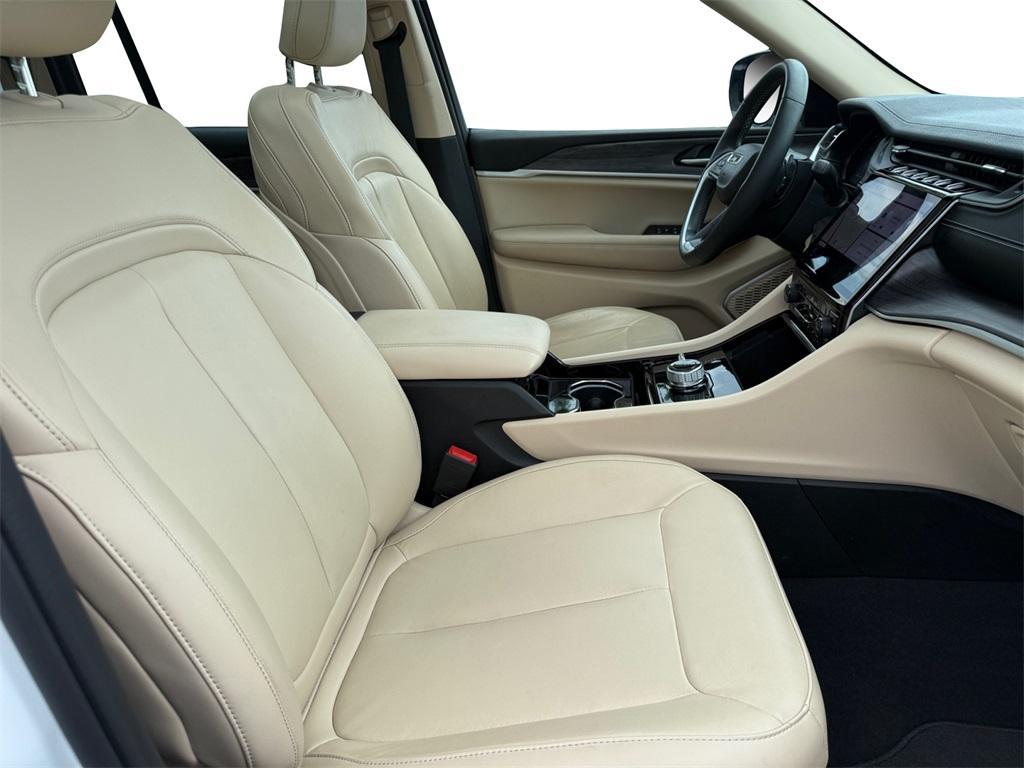 used 2022 Jeep Grand Cherokee car, priced at $34,999