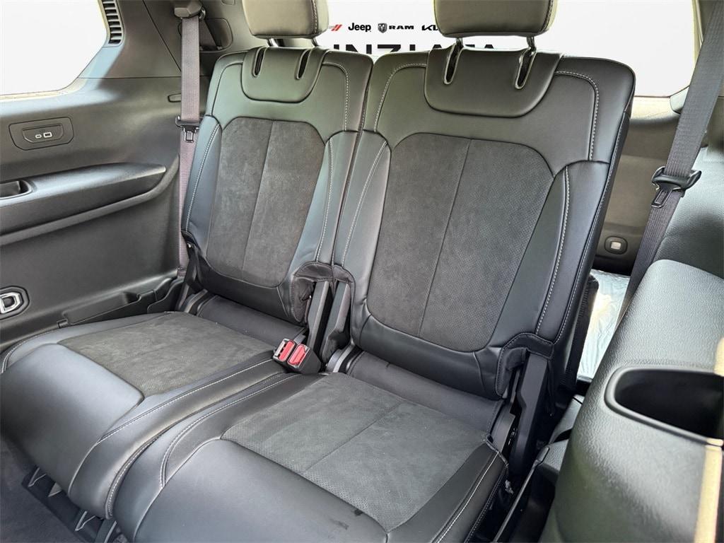 new 2025 Jeep Grand Cherokee L car, priced at $44,572