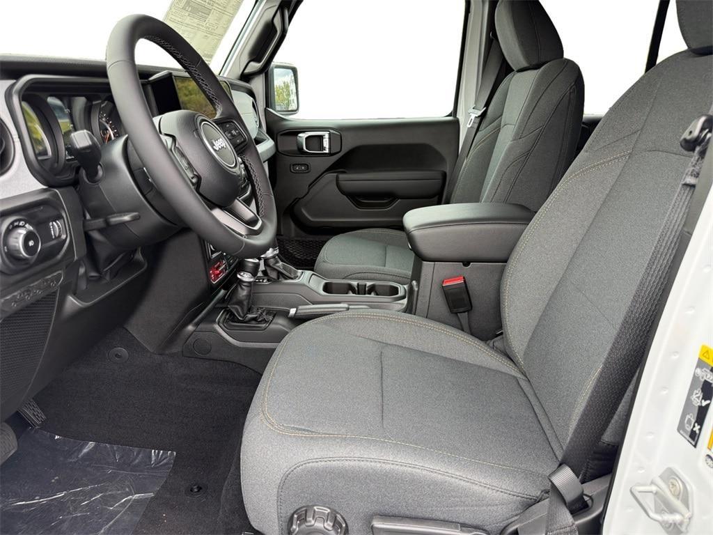 new 2025 Jeep Wrangler car, priced at $55,720