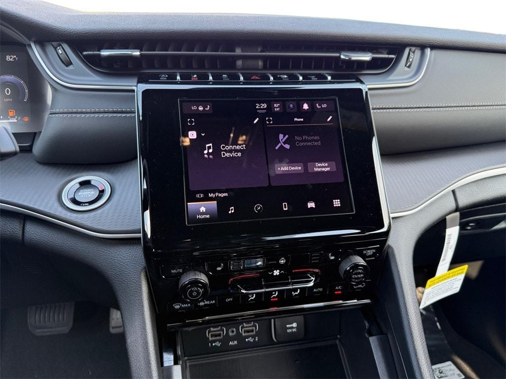 new 2025 Jeep Grand Cherokee car, priced at $41,095
