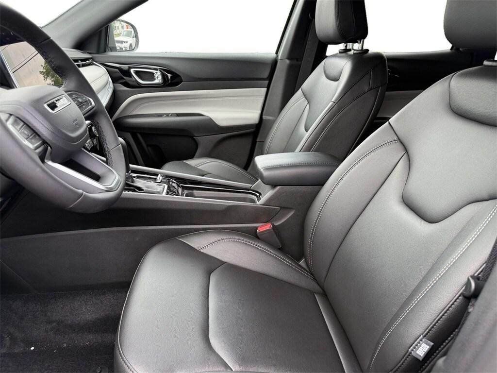 new 2025 Jeep Compass car, priced at $33,243