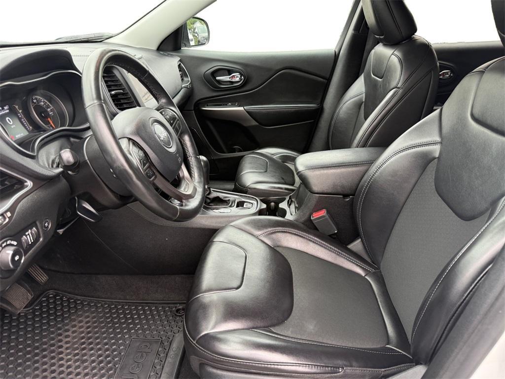 used 2019 Jeep Cherokee car, priced at $15,500