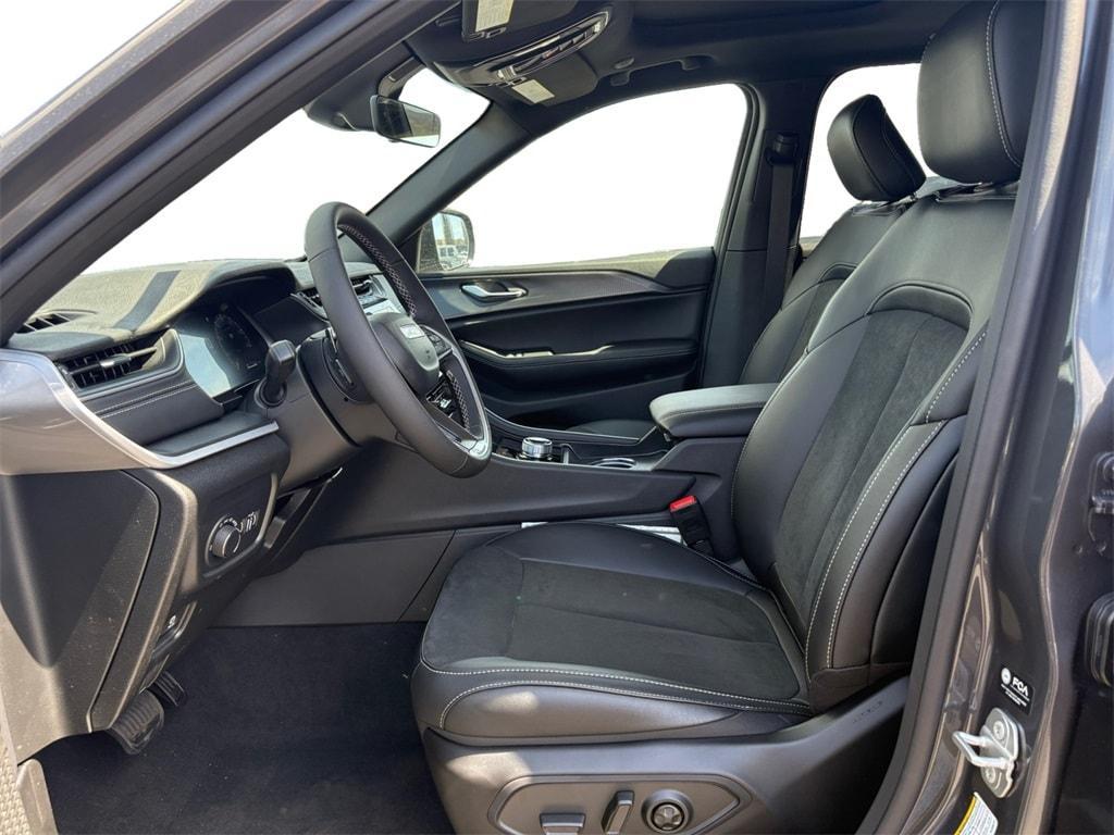 new 2025 Jeep Grand Cherokee car, priced at $43,710