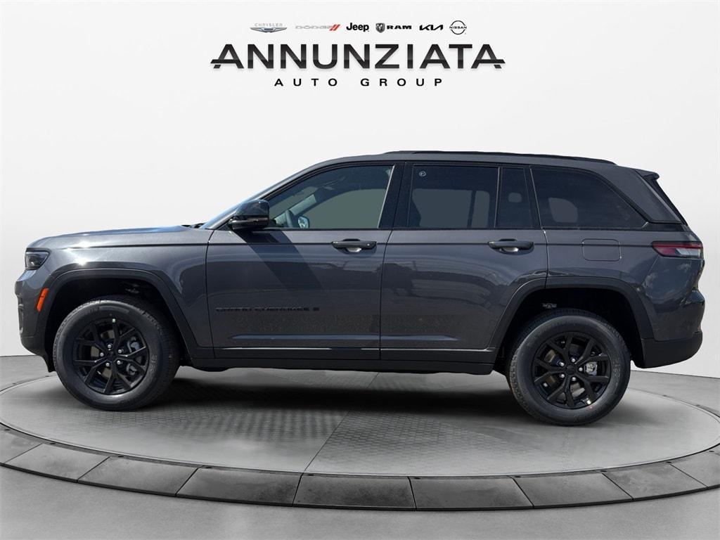 new 2025 Jeep Grand Cherokee car, priced at $44,230