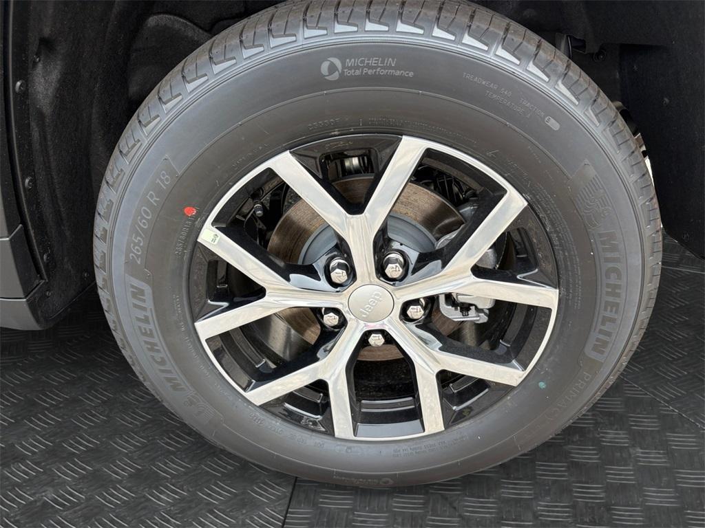 new 2025 Jeep Grand Cherokee car, priced at $48,171