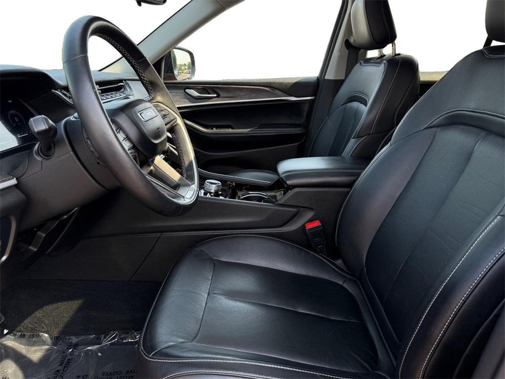used 2022 Jeep Grand Cherokee car, priced at $32,999