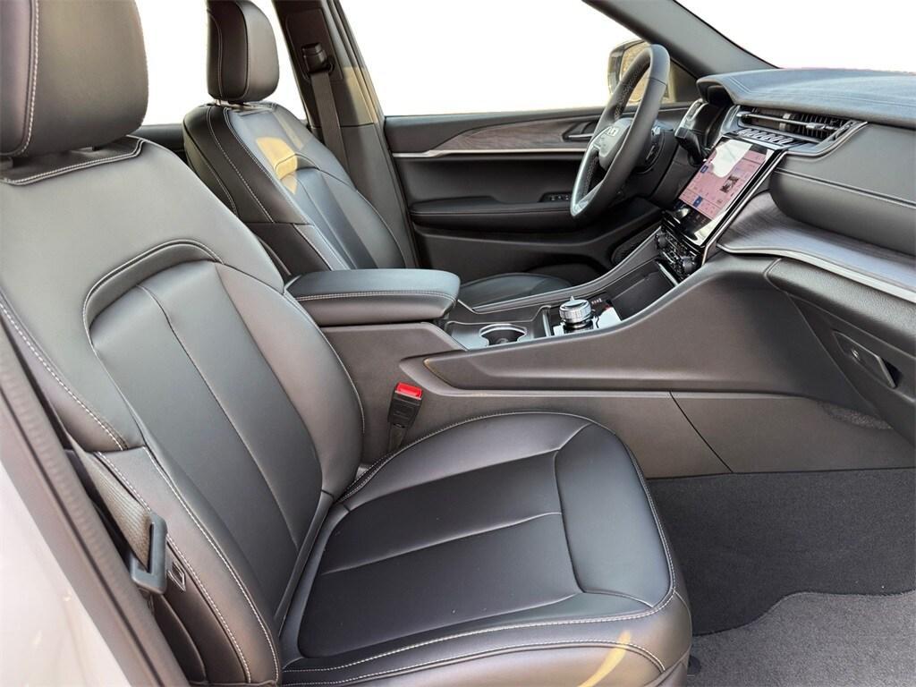 new 2024 Jeep Grand Cherokee L car, priced at $54,315