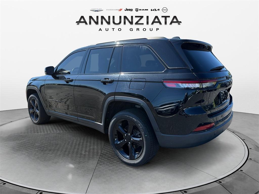 used 2022 Jeep Grand Cherokee car, priced at $29,999