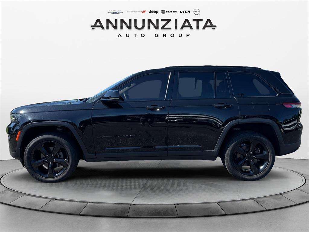 used 2022 Jeep Grand Cherokee car, priced at $29,999