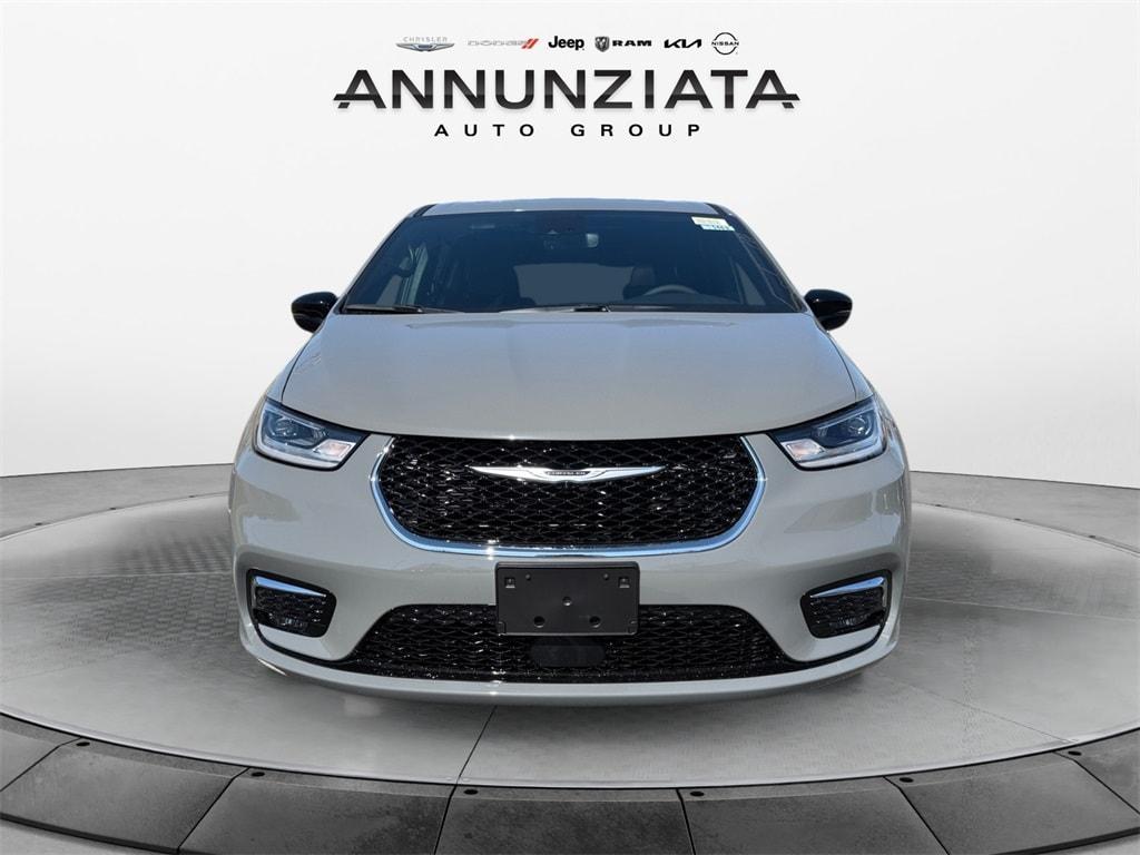 new 2025 Chrysler Pacifica car, priced at $46,530