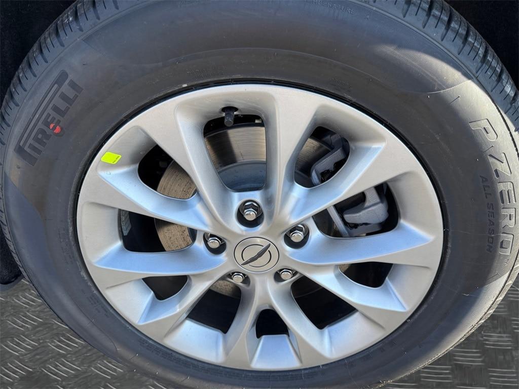 new 2025 Chrysler Pacifica car, priced at $46,530
