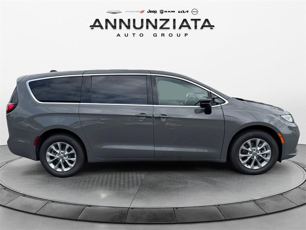 new 2025 Chrysler Pacifica car, priced at $46,563