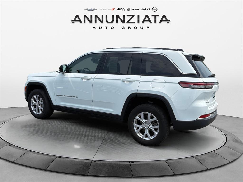 used 2022 Jeep Grand Cherokee car, priced at $34,599