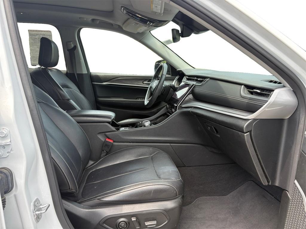 used 2022 Jeep Grand Cherokee car, priced at $34,599