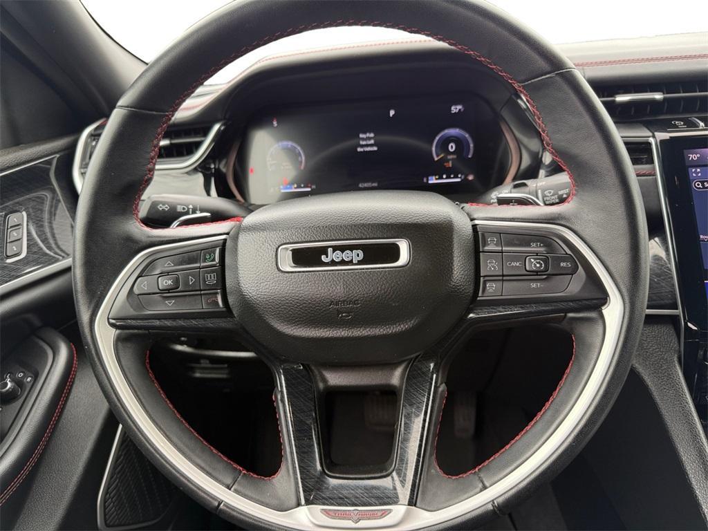 used 2022 Jeep Grand Cherokee car, priced at $34,799