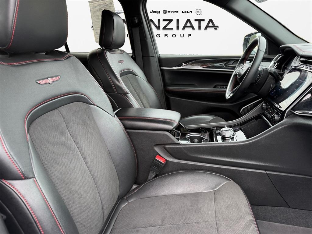 used 2022 Jeep Grand Cherokee car, priced at $34,799