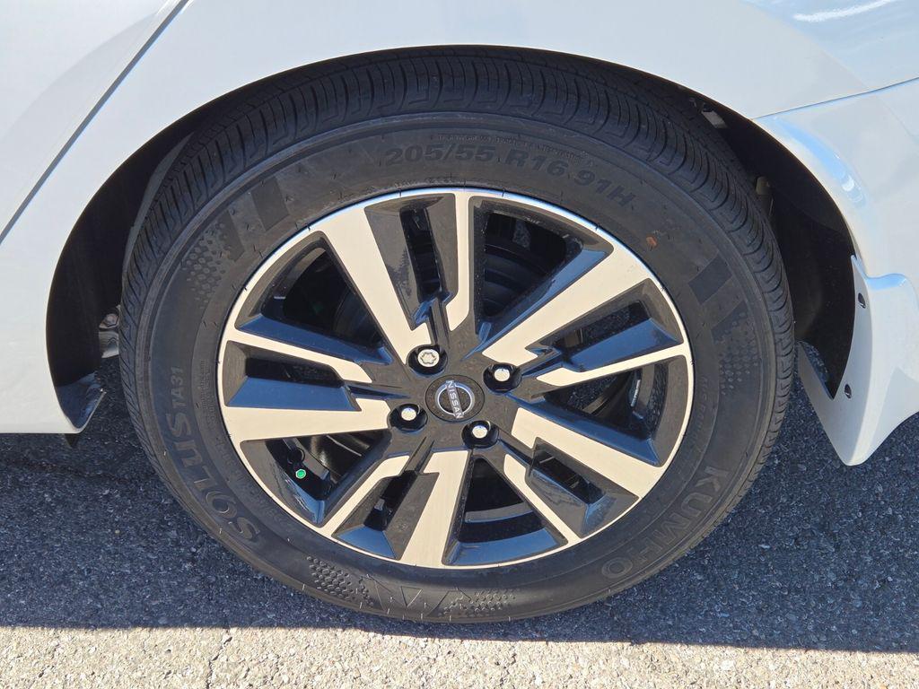 new 2025 Nissan Versa car, priced at $21,299