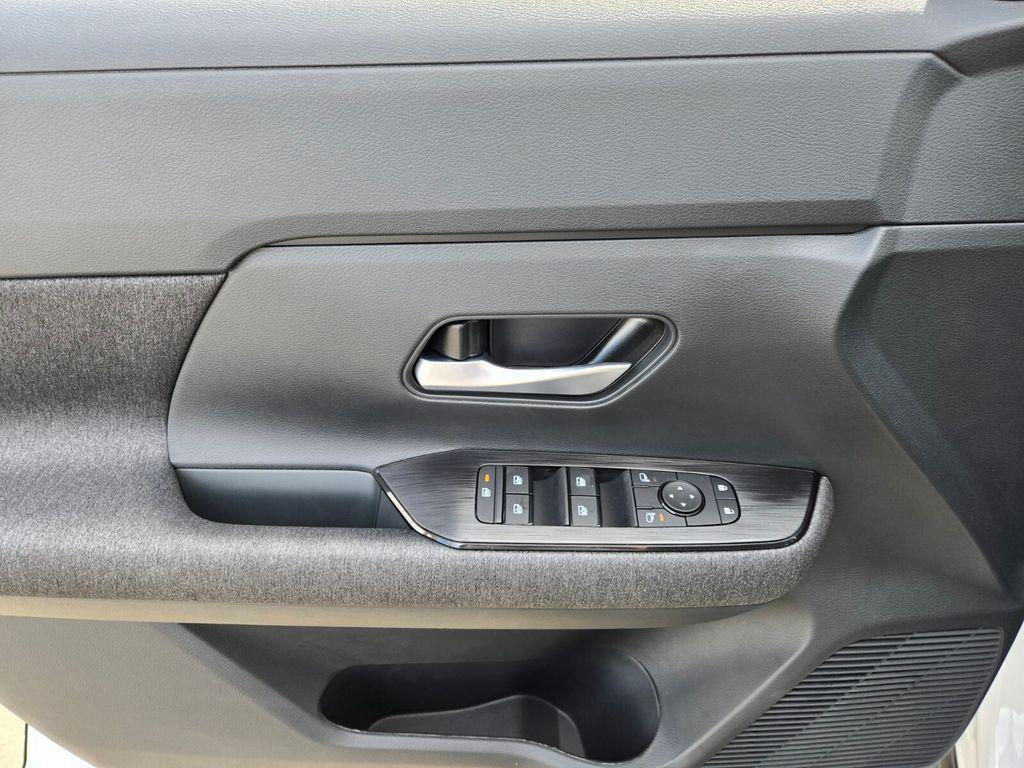 new 2025 Nissan Kicks car, priced at $24,885