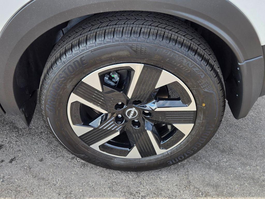 new 2025 Nissan Kicks car, priced at $24,885