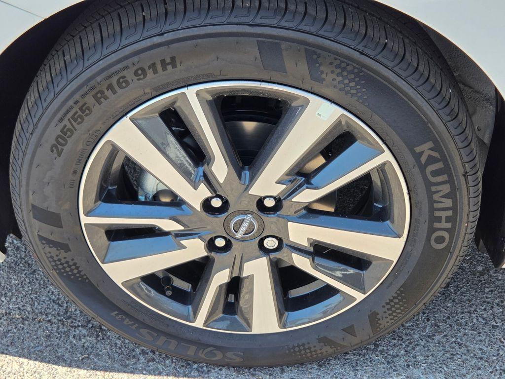 new 2025 Nissan Versa car, priced at $21,264