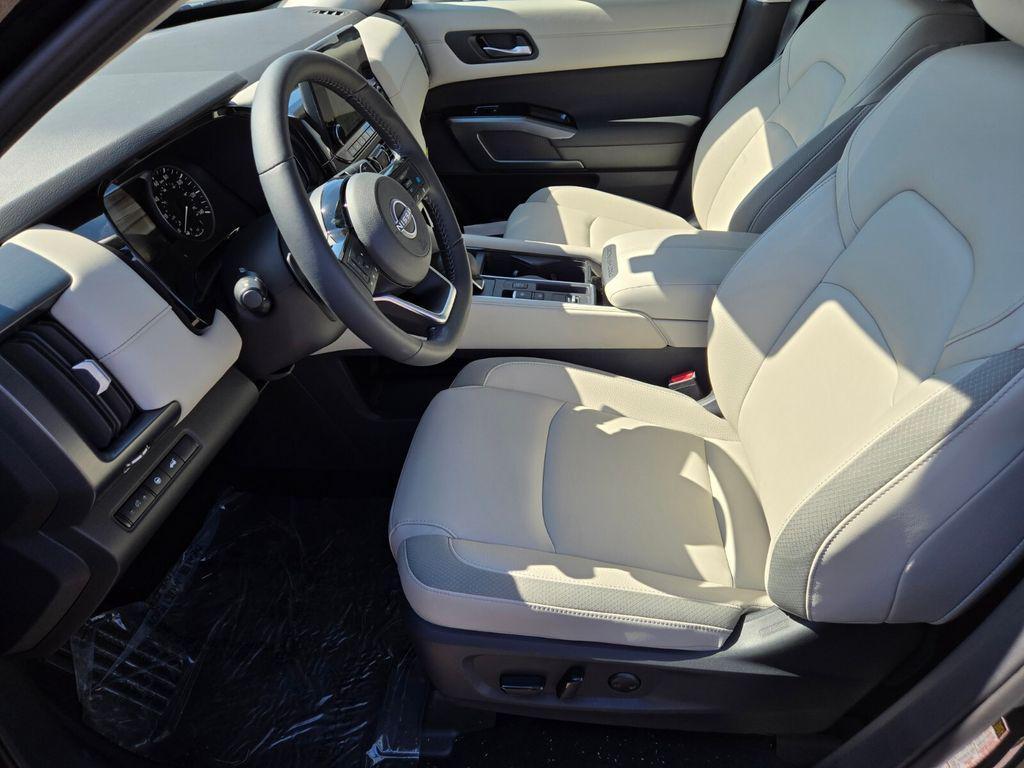 new 2025 Nissan Pathfinder car, priced at $40,130