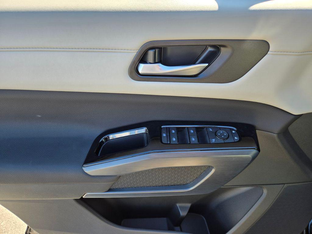 new 2025 Nissan Pathfinder car, priced at $40,130