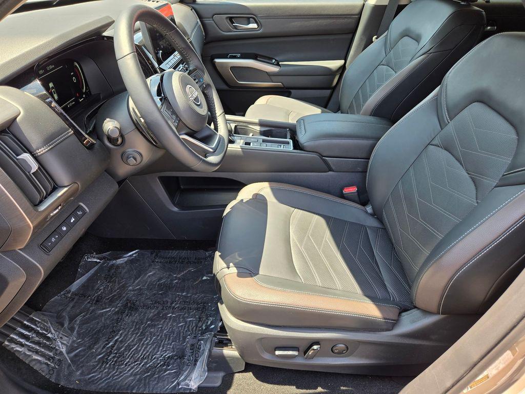 new 2025 Nissan Pathfinder car, priced at $46,727