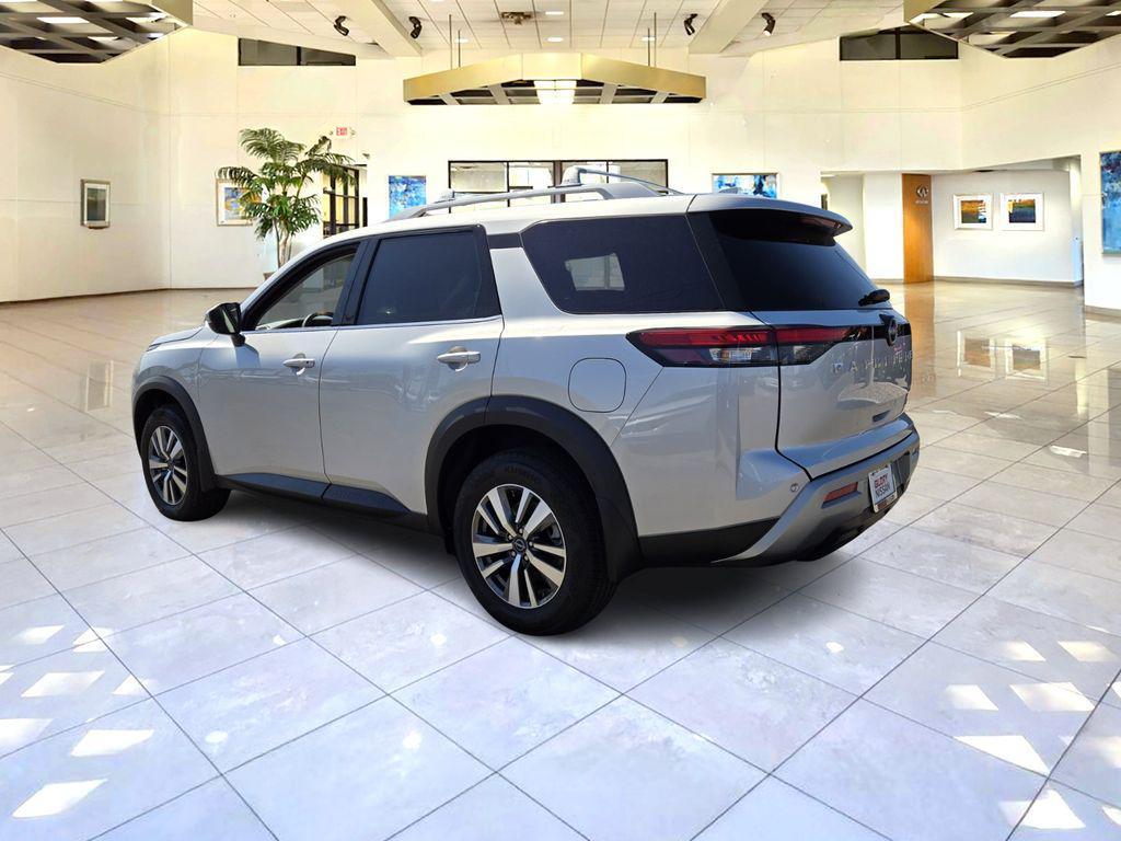 new 2025 Nissan Pathfinder car, priced at $40,109