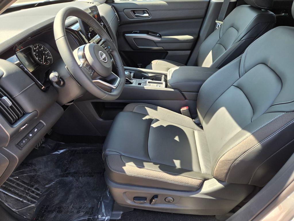 new 2025 Nissan Pathfinder car, priced at $40,109