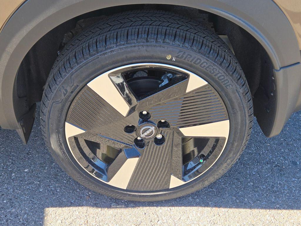 new 2025 Nissan Kicks car, priced at $23,724