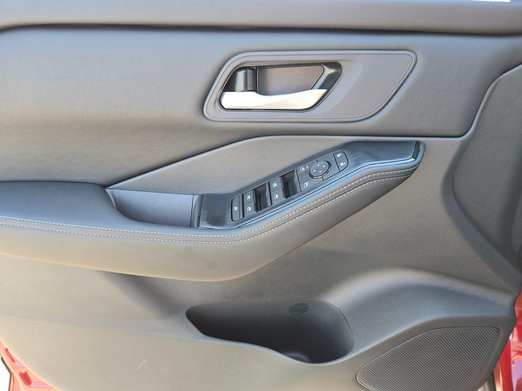 new 2025 Nissan Rogue car, priced at $29,286