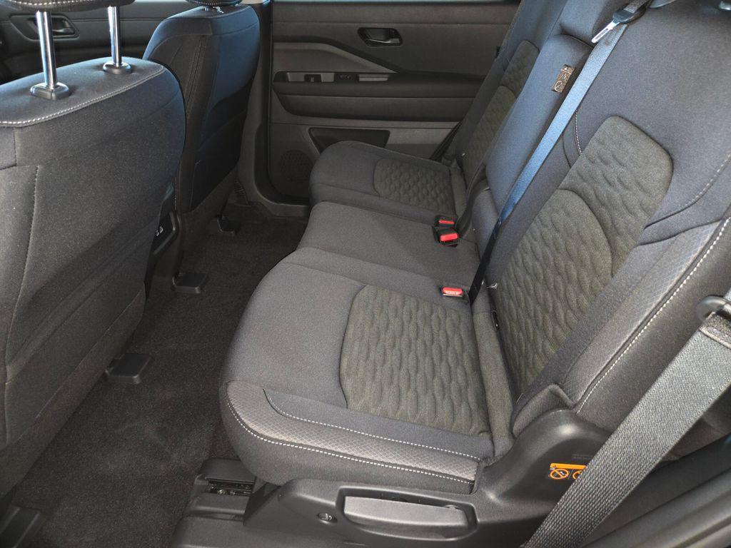 new 2025 Nissan Pathfinder car, priced at $33,605