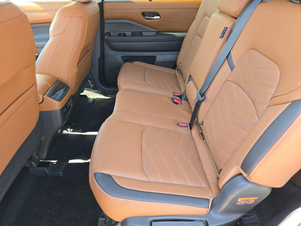 new 2025 Nissan Pathfinder car, priced at $49,351