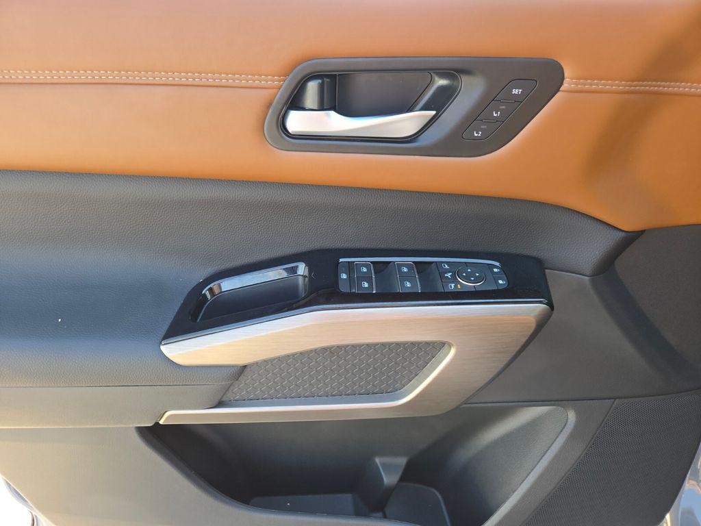 new 2025 Nissan Pathfinder car, priced at $49,351