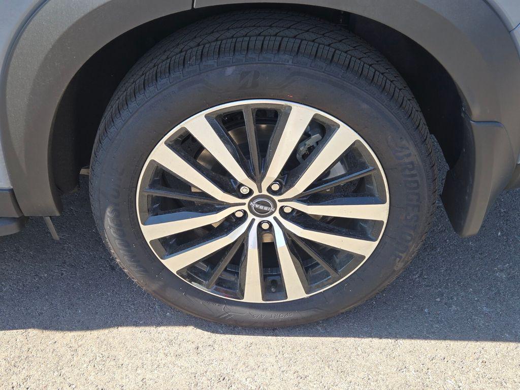 new 2025 Nissan Pathfinder car, priced at $49,351
