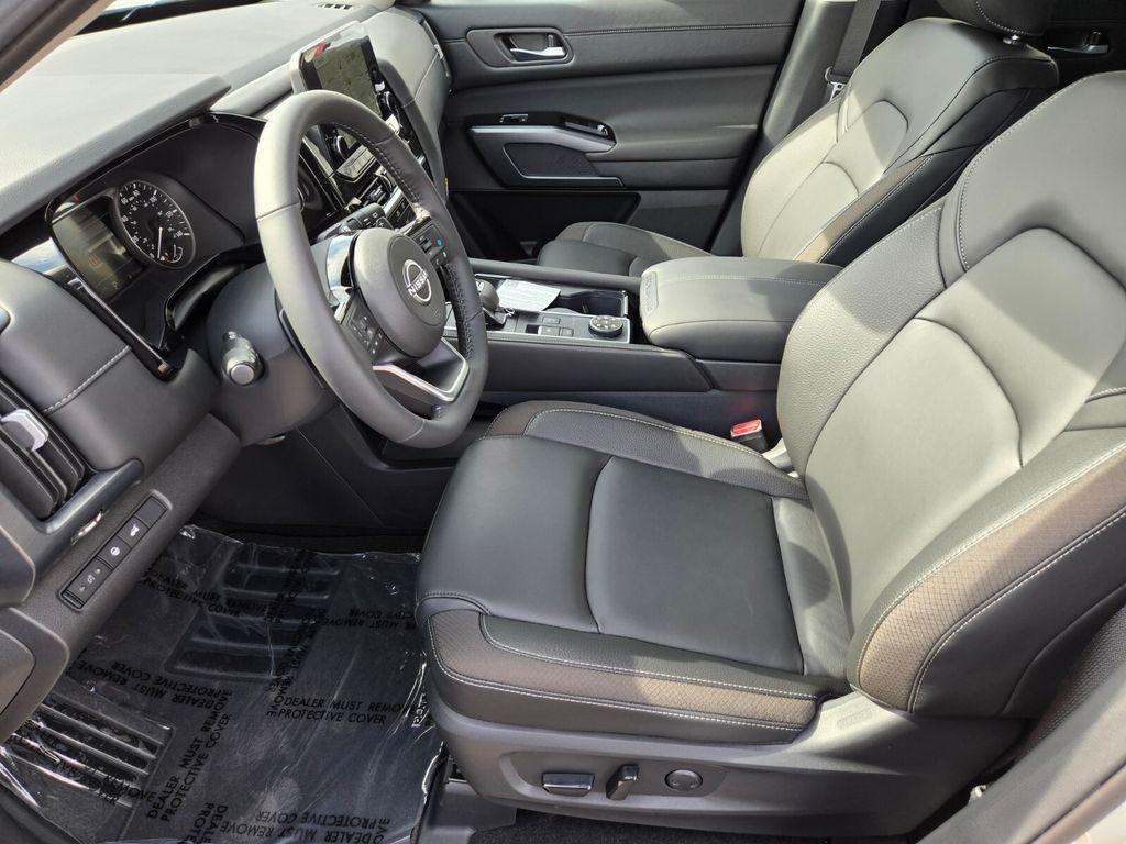 new 2025 Nissan Pathfinder car, priced at $41,922
