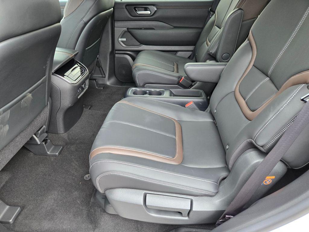 new 2025 Nissan Armada car, priced at $64,337