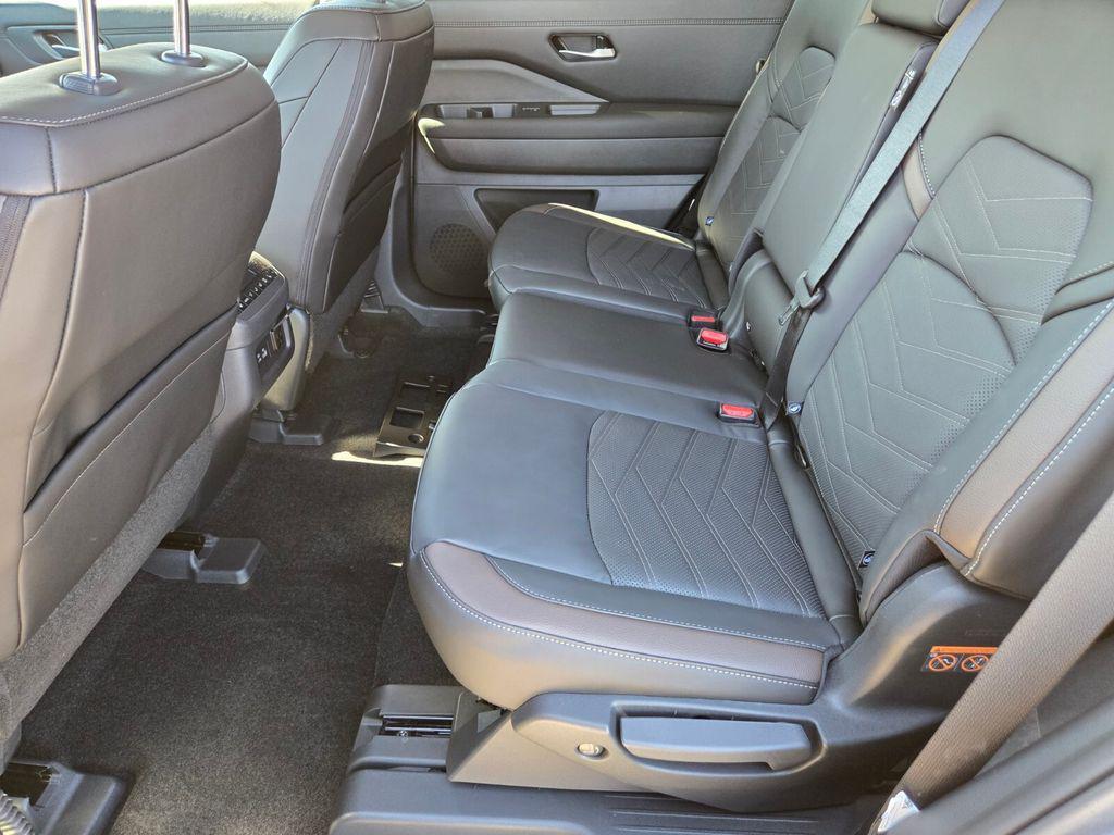 new 2025 Nissan Pathfinder car, priced at $44,267