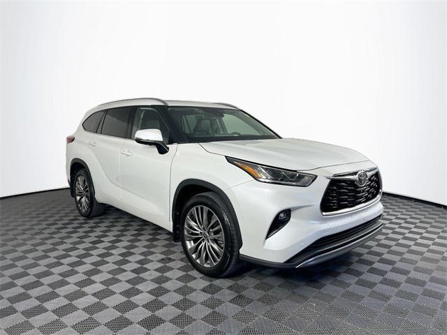 used 2022 Toyota Highlander car, priced at $41,500