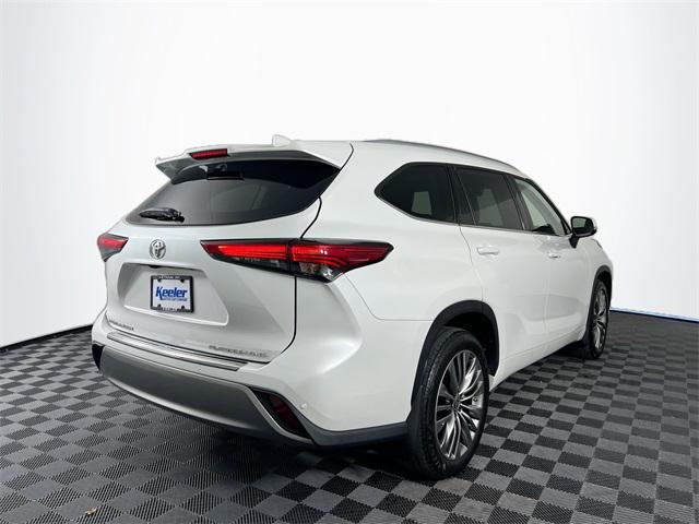 used 2022 Toyota Highlander car, priced at $41,500