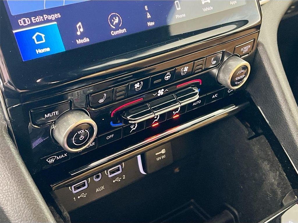 used 2022 Jeep Grand Cherokee car, priced at $38,844