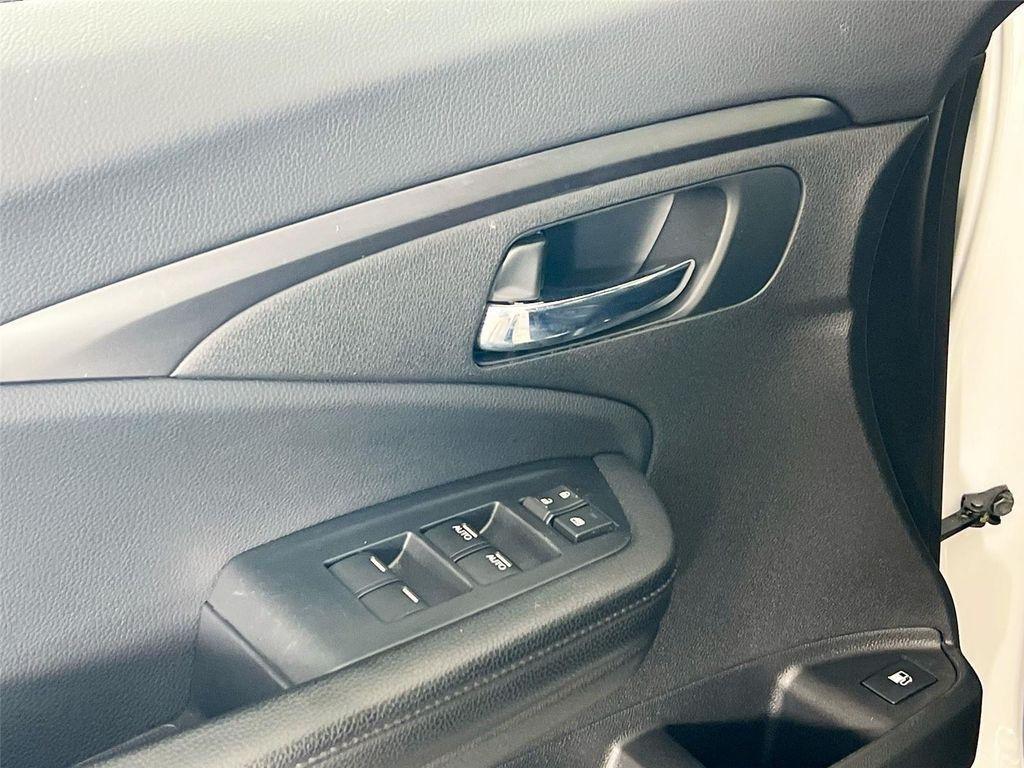 used 2022 Honda Pilot car, priced at $31,000