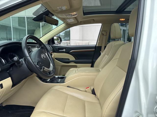 used 2019 Toyota Highlander car, priced at $31,000