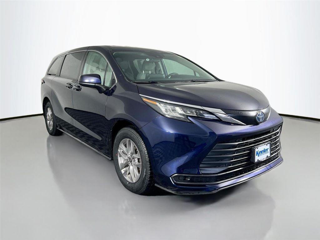 used 2022 Toyota Sienna car, priced at $32,995