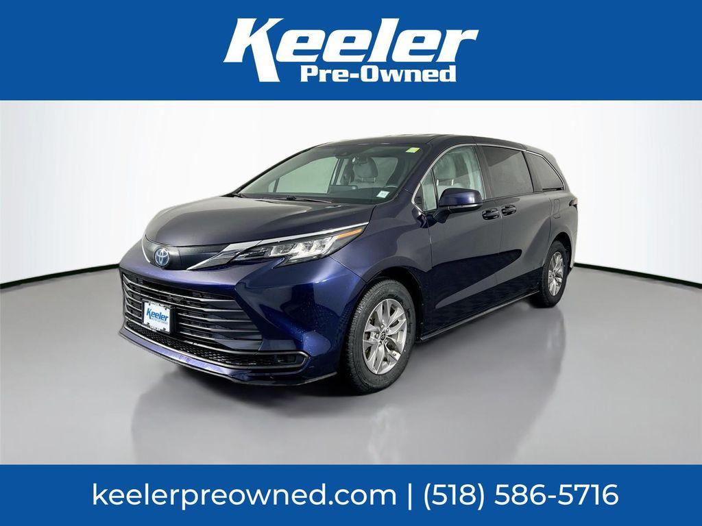 used 2022 Toyota Sienna car, priced at $32,995