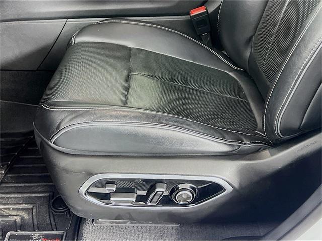 used 2022 Jeep Grand Cherokee L car, priced at $33,583