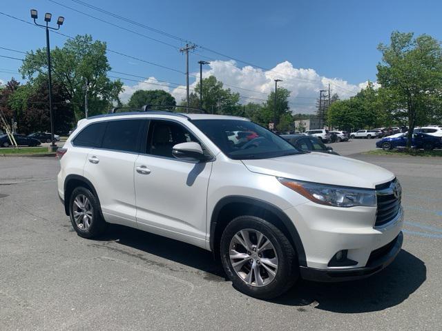 used 2015 Toyota Highlander car, priced at $17,994