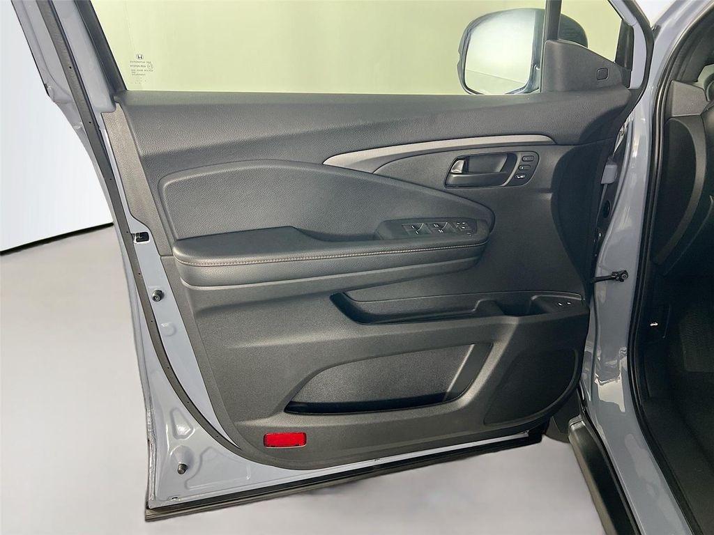 used 2022 Honda Passport car, priced at $33,500